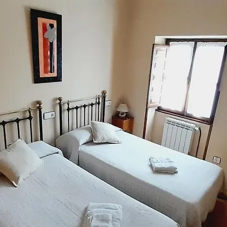 Casa La Barria * Nueva De Llanes